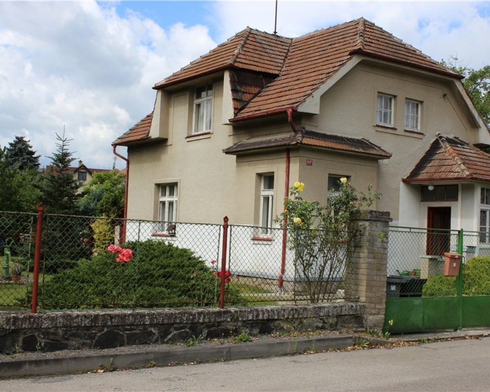 Prodáno - rodinný dům 3+1, Černošice, Praha-západ
